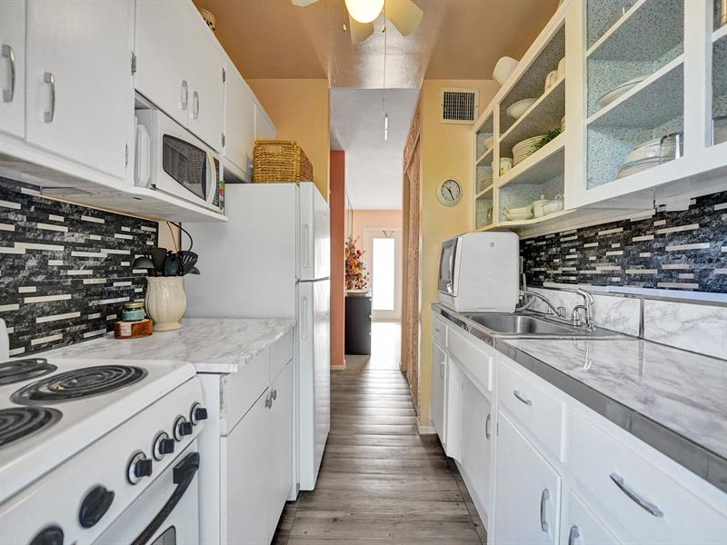 Image 9 of 28 For 1115 14th Pl  19c