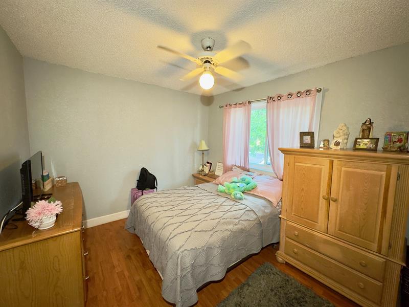 Image 10 of 19 For 11229 Lakeview Dr