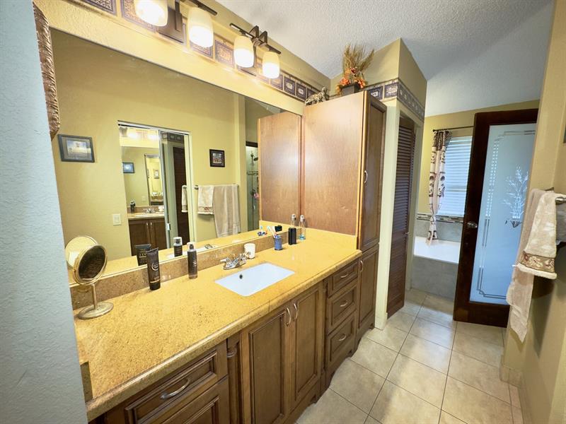Image 13 of 19 For 11229 Lakeview Dr