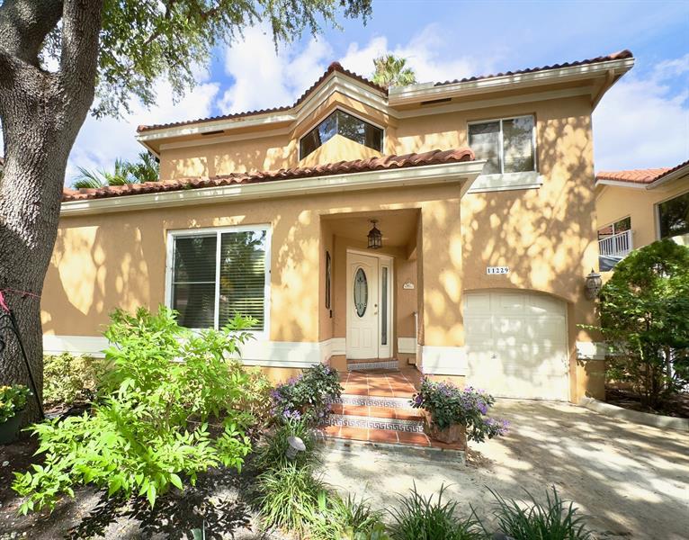 Image 2 of 19 For 11229 Lakeview Dr