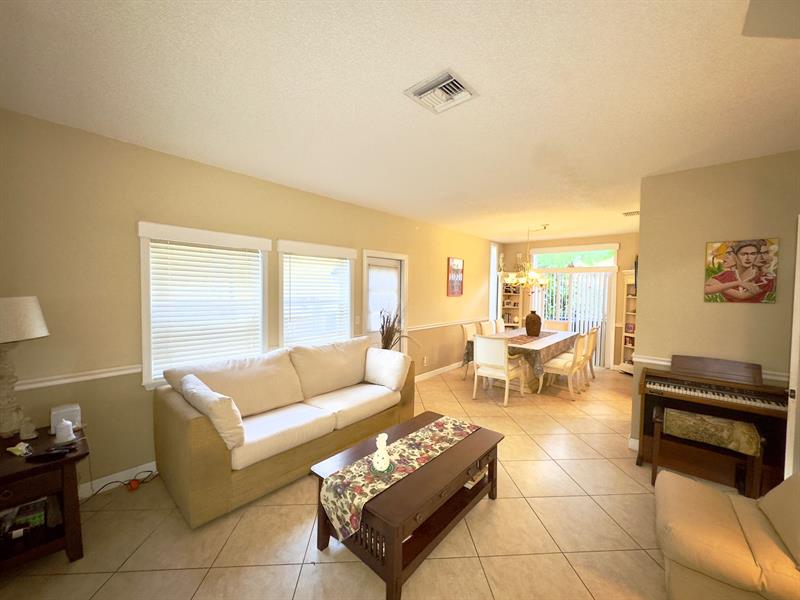 Image 5 of 19 For 11229 Lakeview Dr