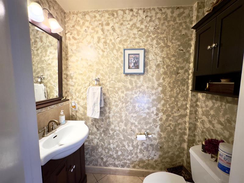 Image 6 of 19 For 11229 Lakeview Dr