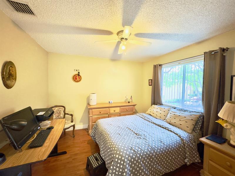 Image 9 of 19 For 11229 Lakeview Dr