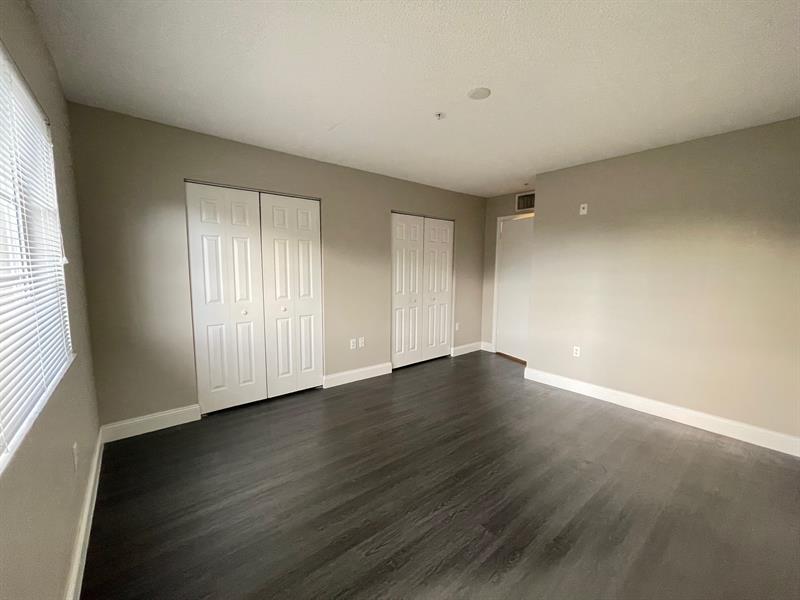 Image 16 of 21 For 4824 State Road 7  307