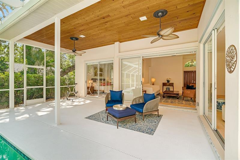 Image 33 of 37 For 530 Marbrisa Dr