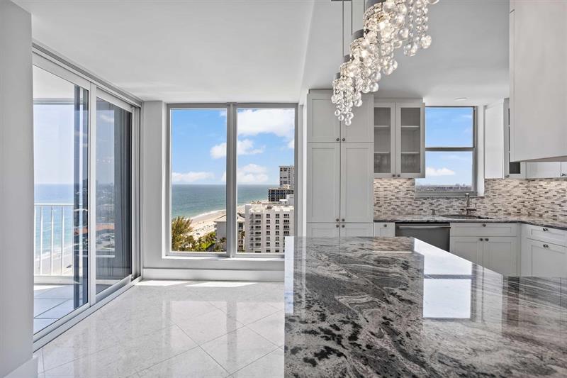 Image 3 of 44 For 1010 Ocean Blvd  1704