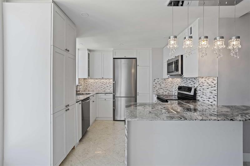Image 5 of 44 For 1010 Ocean Blvd  1704