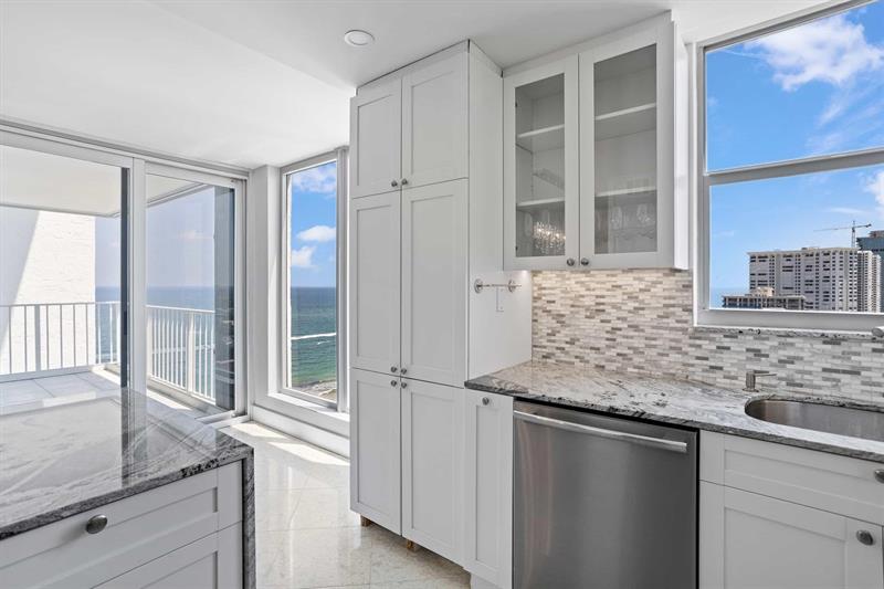 Image 7 of 44 For 1010 Ocean Blvd  1704