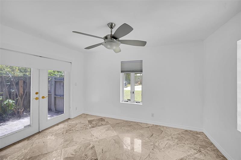 Image 16 of 41 For 1434 16th Ave