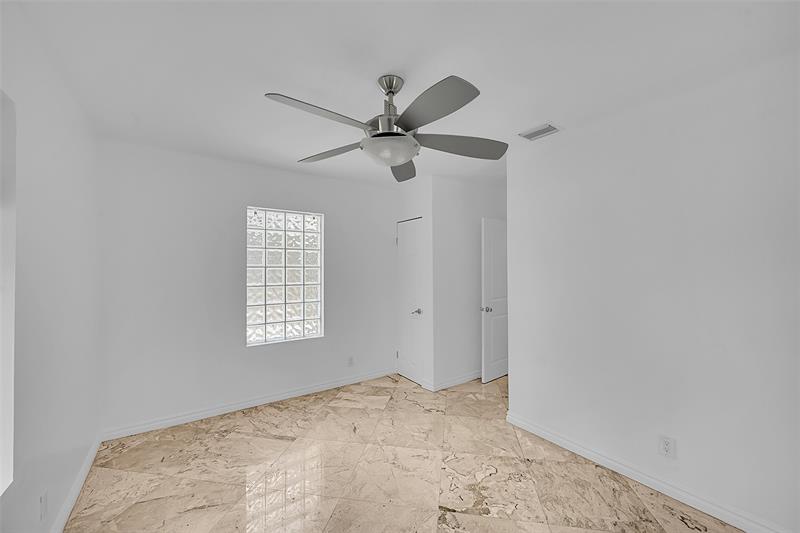 Image 17 of 41 For 1434 16th Ave