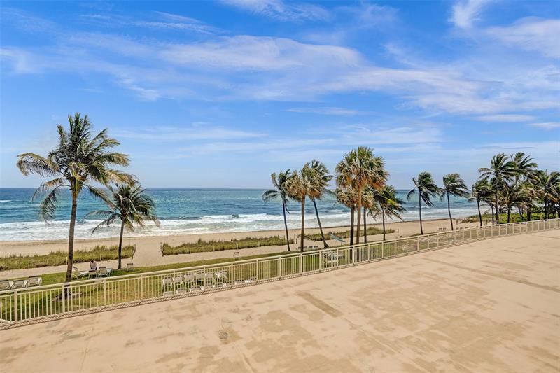 Image 22 of 31 For 1051 Hillsboro Mile  307e