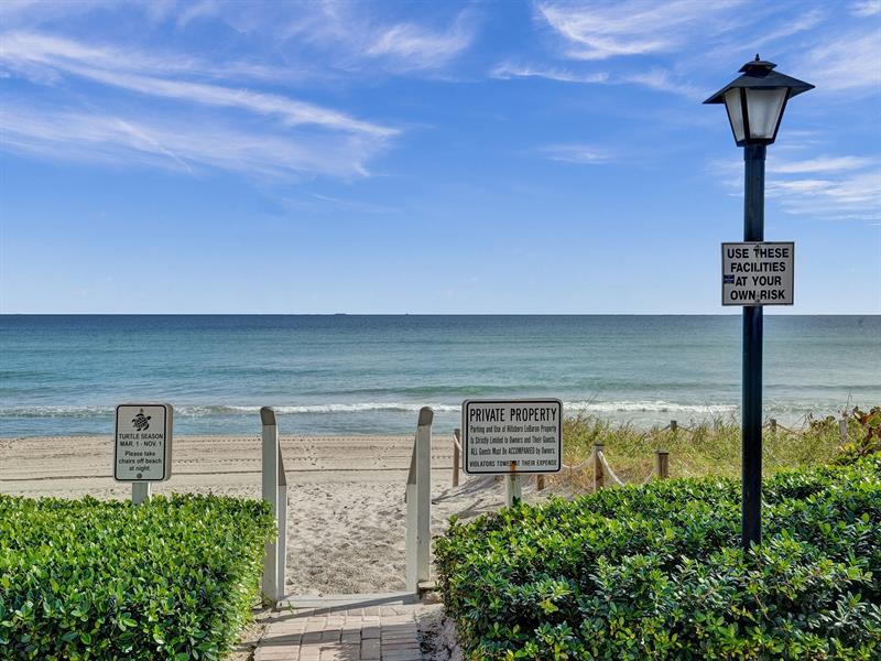 Image 27 of 31 For 1051 Hillsboro Mile  307e