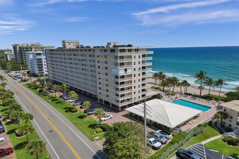 Image 3 of 31 For 1051 Hillsboro Mile  307e