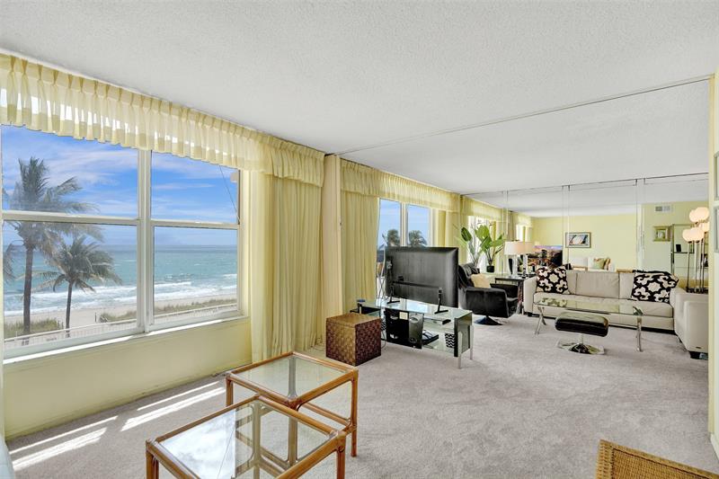 Image 7 of 31 For 1051 Hillsboro Mile  307e