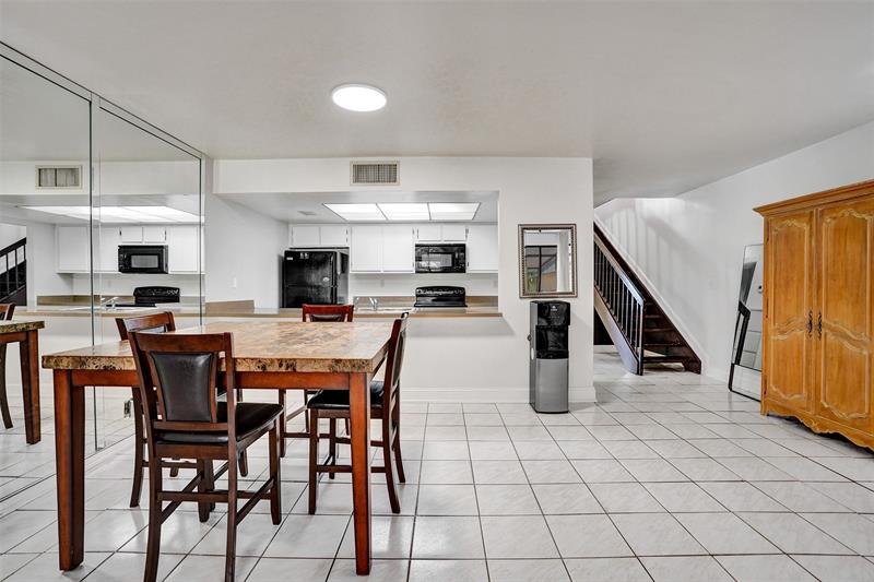 Image 12 of 45 For 929 45th St  929