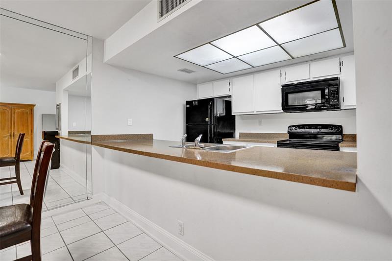 Image 16 of 45 For 929 45th St  929