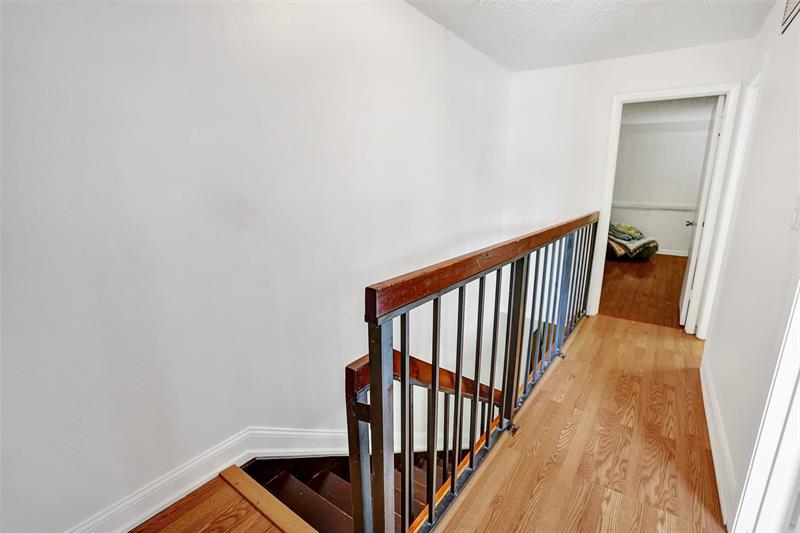 Image 21 of 45 For 929 45th St  929
