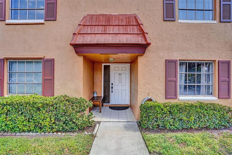 Image 3 of 45 For 929 45th St  929