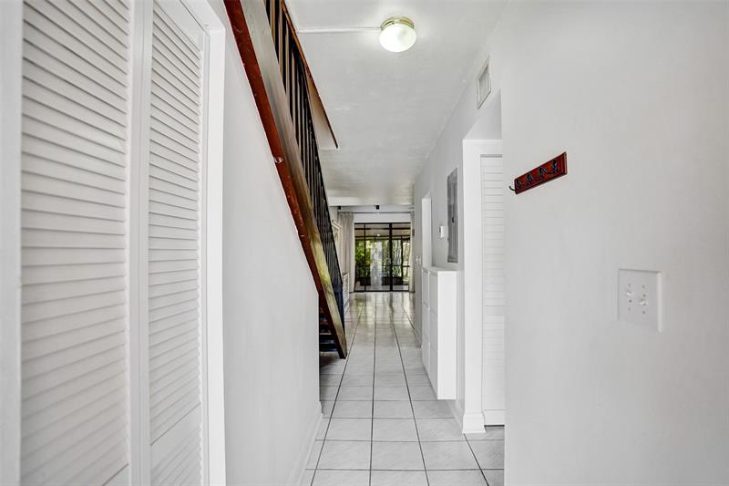 Image 4 of 45 For 929 45th St  929