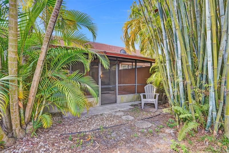 Image 44 of 45 For 929 45th St  929