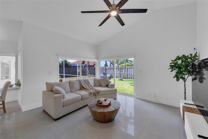 Image 13 of 54 For 9585 Carousel Cir S