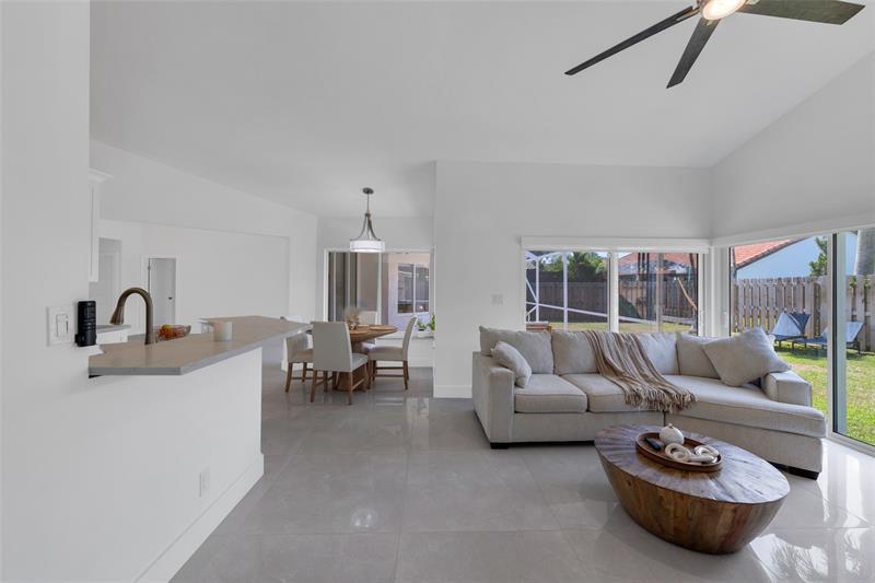 Image 14 of 54 For 9585 Carousel Cir S