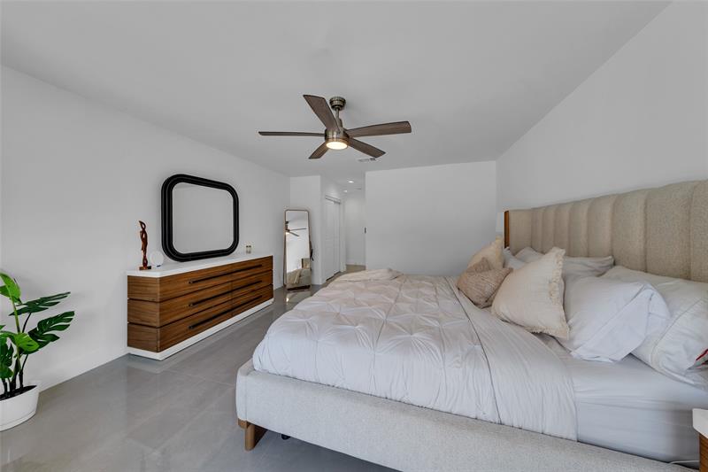 Image 24 of 54 For 9585 Carousel Cir S