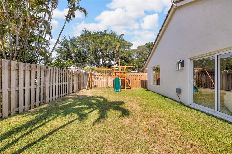 Image 47 of 54 For 9585 Carousel Cir S