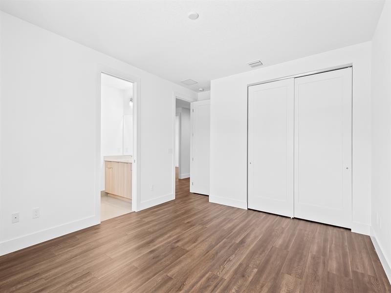 Image 15 of 41 For 1425 23rd Court