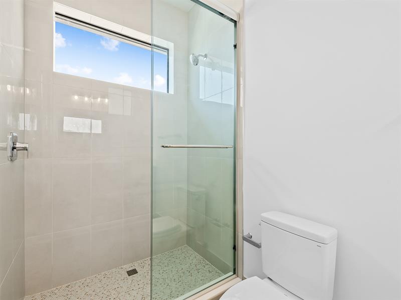Image 17 of 41 For 1425 23rd Court