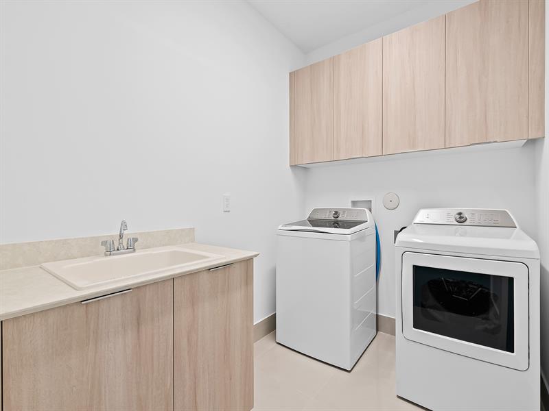 Image 24 of 41 For 1425 23rd Court