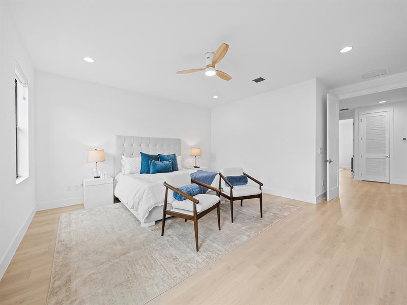 Image 12 of 40 For 1429 23rd Court