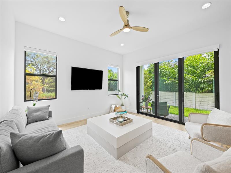 Image 4 of 40 For 1429 23rd Court