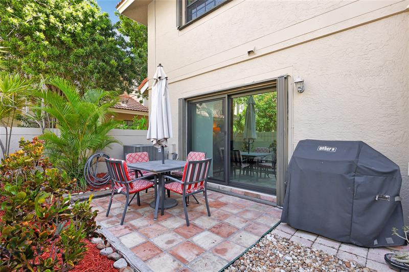 Image 12 of 44 For 905 12th Ct  17