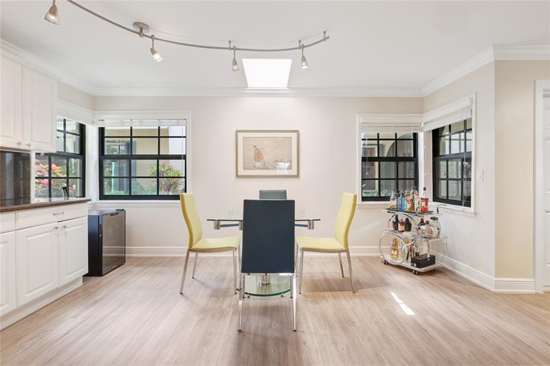 Image 17 of 44 For 905 12th Ct  17