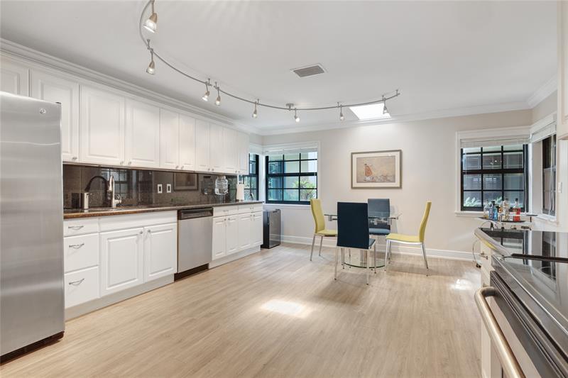 Image 2 of 44 For 905 12th Ct  17
