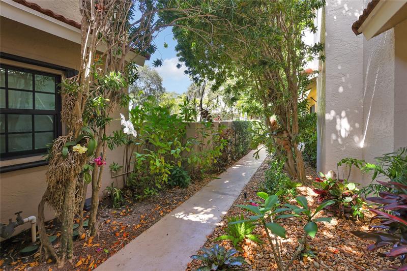 Image 37 of 44 For 905 12th Ct  17