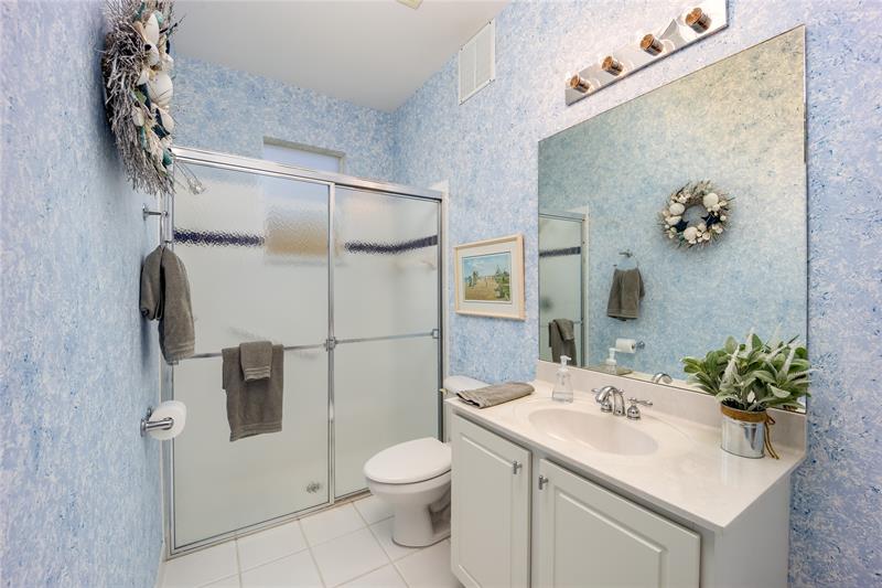 Image 19 of 32 For 6945 Bay Hill Dr