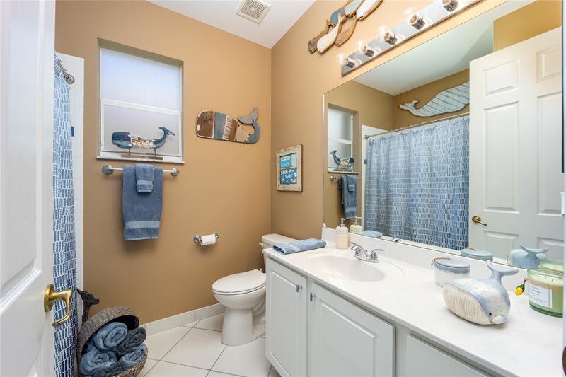 Image 21 of 32 For 6945 Bay Hill Dr