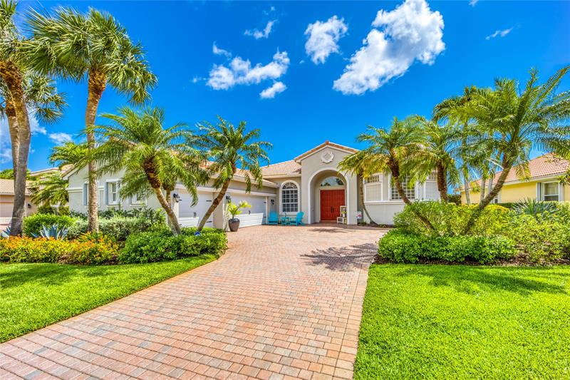 Image 4 of 32 For 6945 Bay Hill Dr