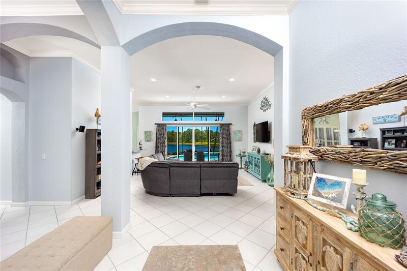 Image 5 of 32 For 6945 Bay Hill Dr