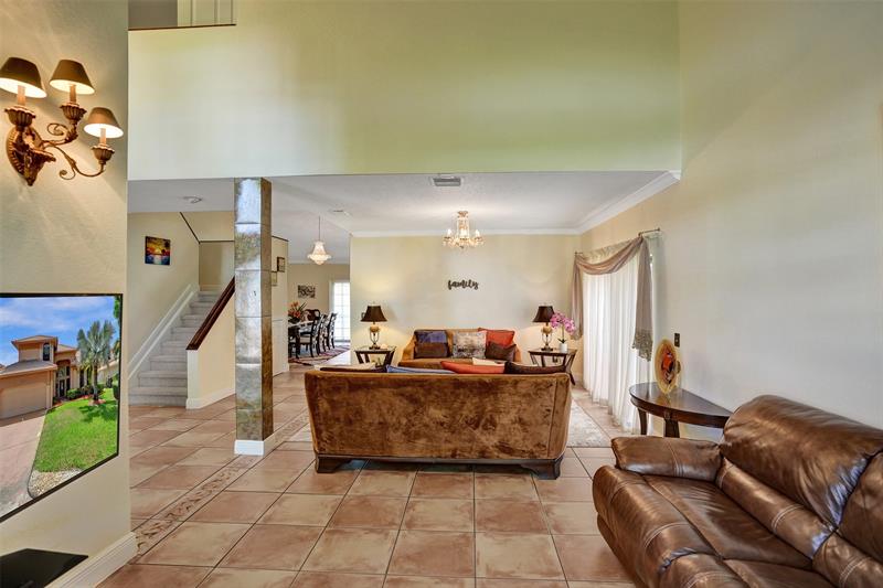Image 10 of 65 For 2565 Kerry Dr