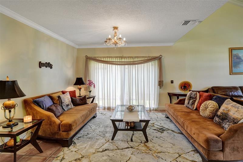 Image 13 of 65 For 2565 Kerry Dr