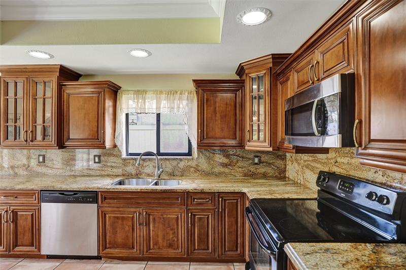 Image 23 of 65 For 2565 Kerry Dr