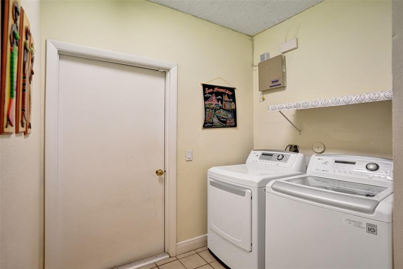 Image 30 of 65 For 2565 Kerry Dr