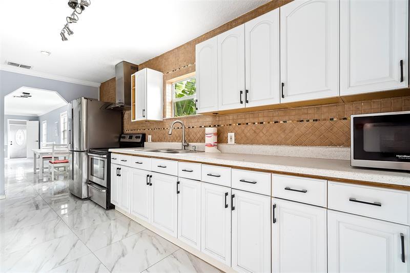 Image 16 of 33 For 2508 Arthur St