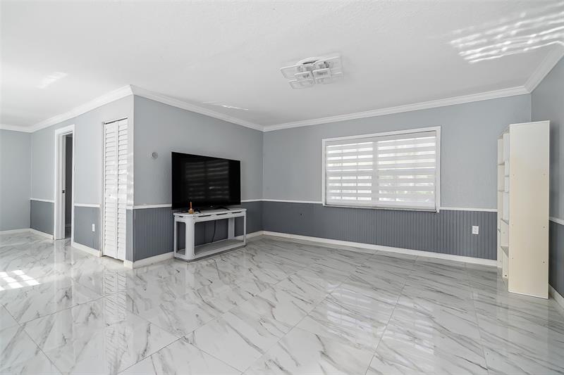 Image 3 of 33 For 2508 Arthur St