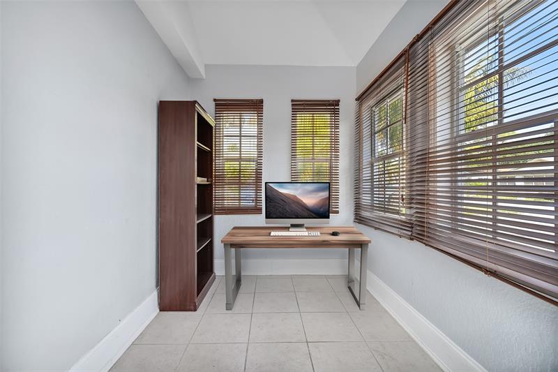 Image 6 of 33 For 2508 Arthur St