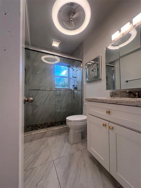 Image 14 of 67 For 601 5th Ct  301