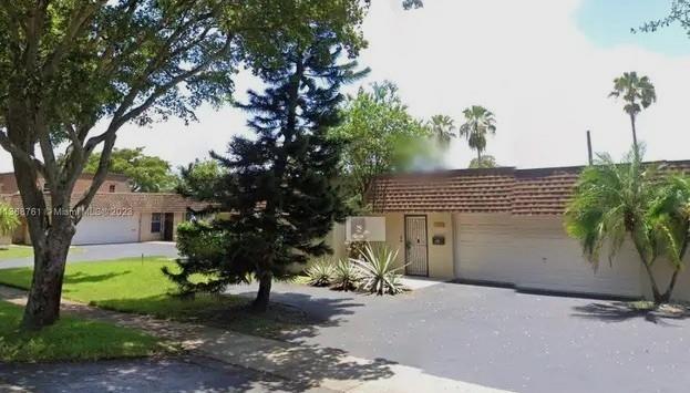 Details for 19016 Lake Dr  19016, Hialeah, FL 33015